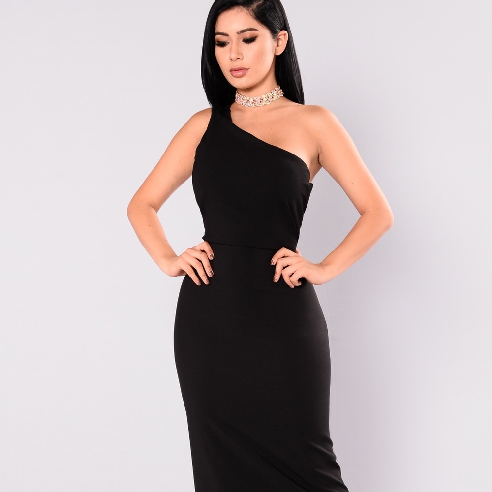 Affair Ruffle Dress - Black
